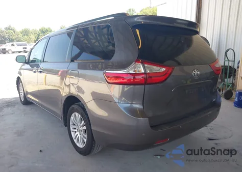2017 Toyota Sienna Xle 8 Passenger z USA, uszkodzony, nr VIN 5TDYZ3DC7HS871601